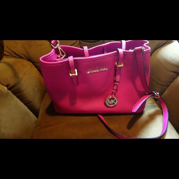 Pink Micheal Kors Purse - Picture 4 of 4